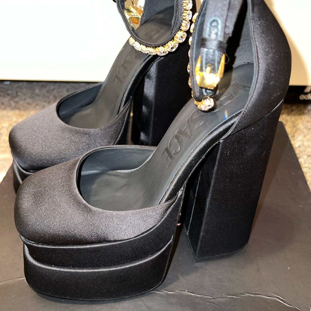 This was a gift but I couldn’t use them bc of my ankles :(